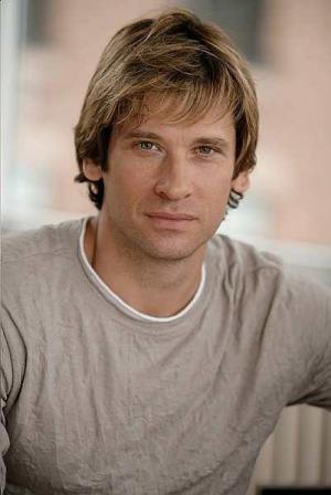 Roger Howarth加盟《闪电侠》(The Flash) Roger Howarth加盟《闪电侠》(The Flash)